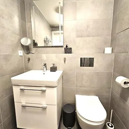 Lejlighed Luxurious Near The Center - Entire Unit Prag