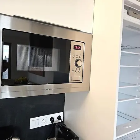 Lejlighed Luxurious Near The Center - Entire Unit *