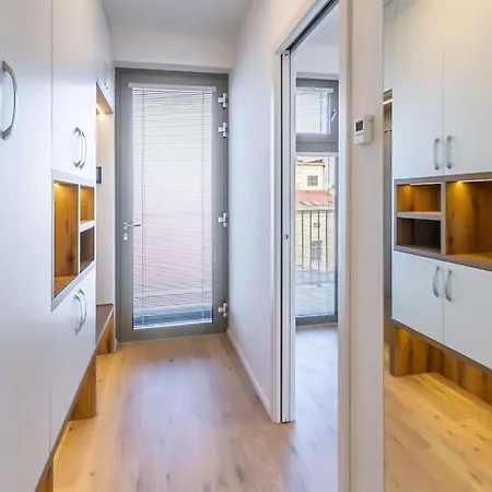 Lejlighed Luxurious Near The Center - Entire Unit *